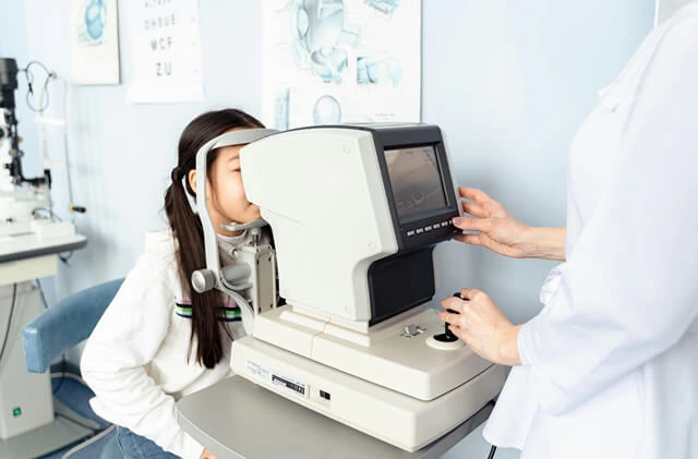 Oftalmologia Pediátrica em Cuiabá – Cuidados Especiais para a Saúde Visual dos Pequenos com a Dra. Juliana Fumes